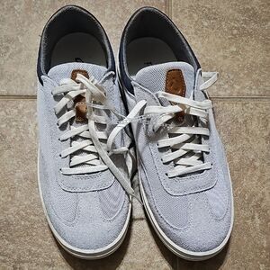 Stylish Olukai Gray Men's Sneakers